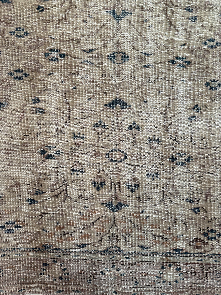 Vintage Turkish Rug - 272cmL x 186cmW