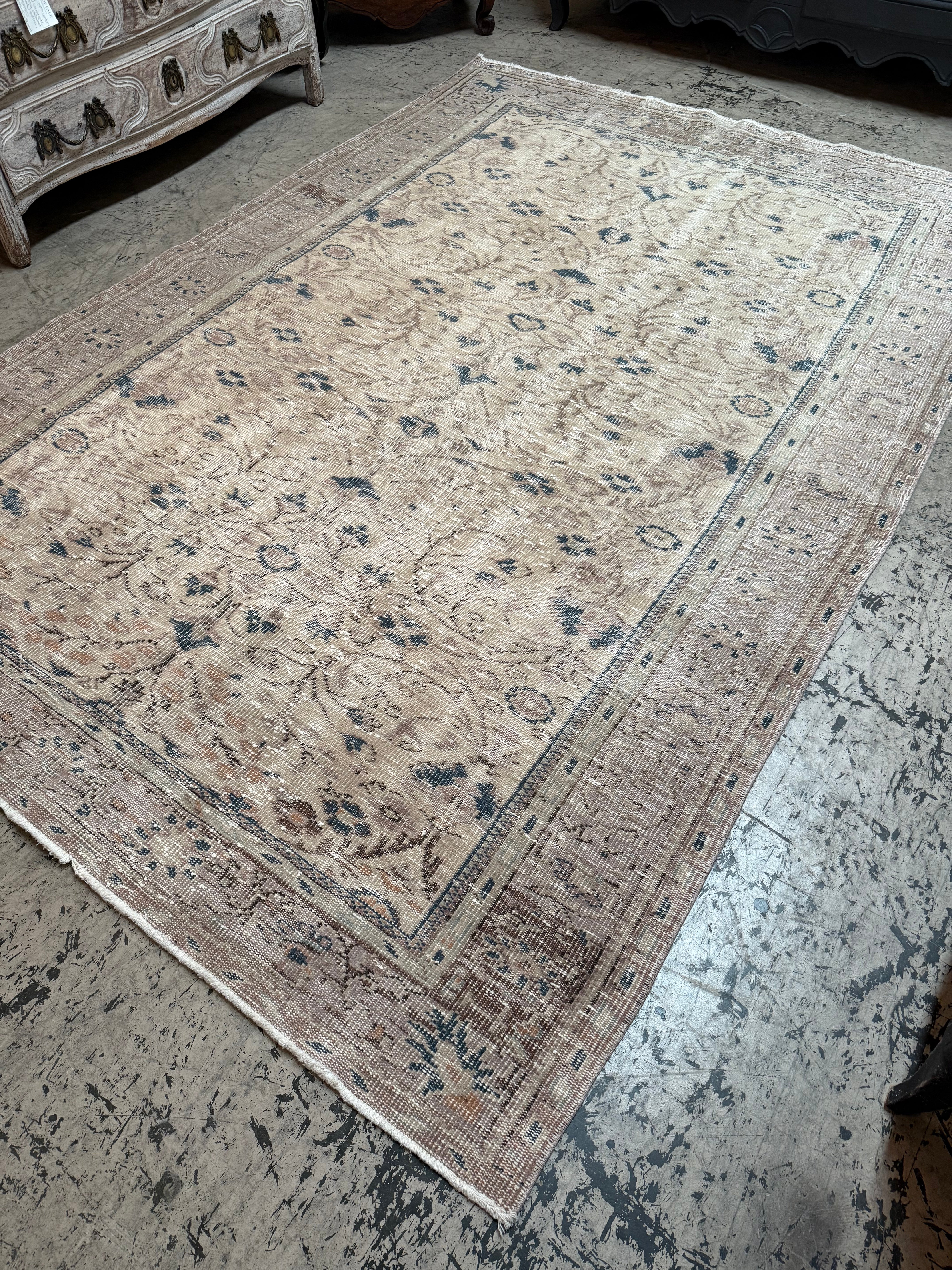 Vintage Turkish Rug - 272cmL x 186cmW