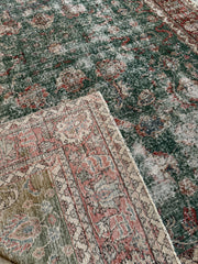 Vintage Turkish Rug - 281cmL x 194cmW