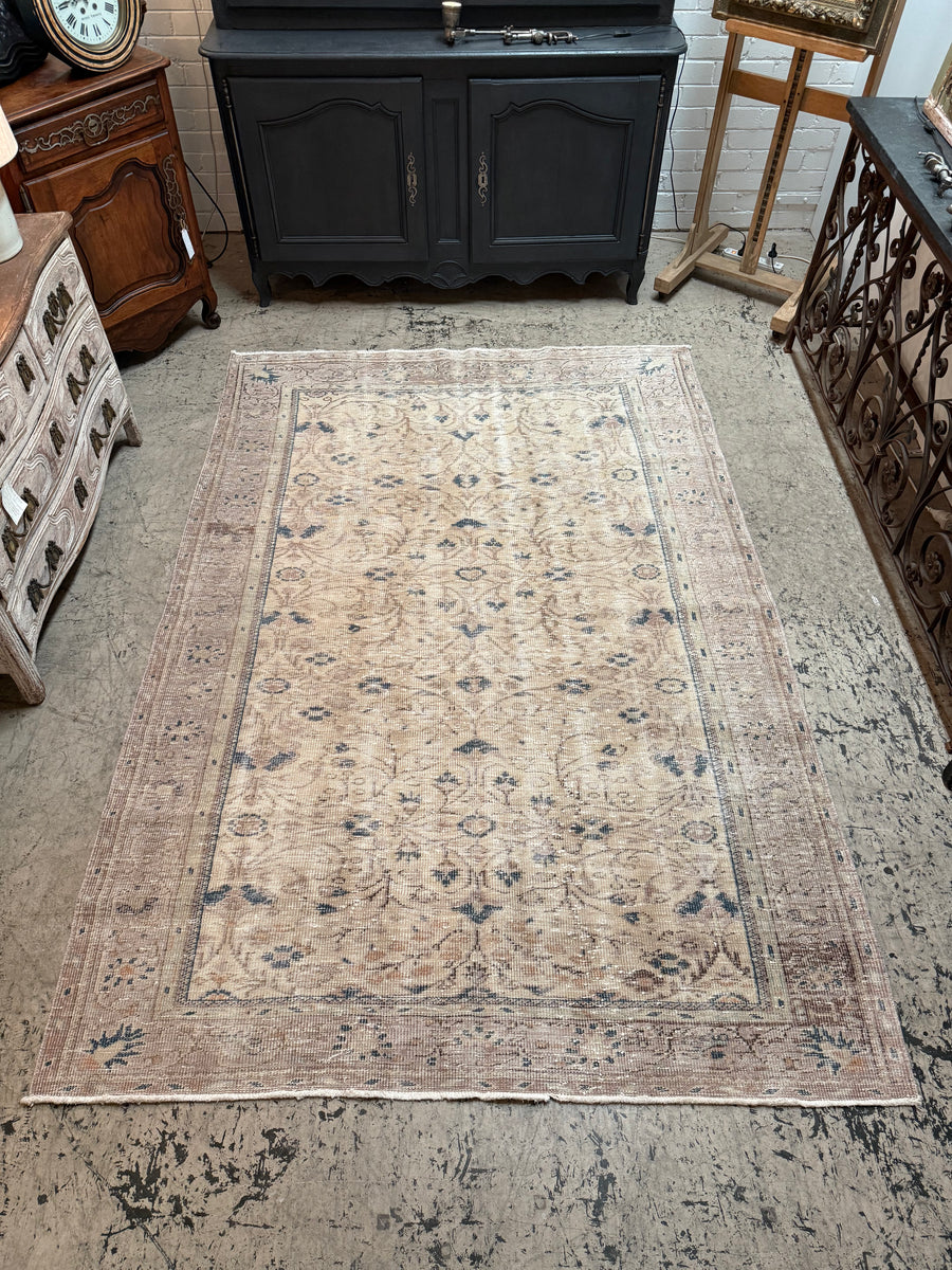 Vintage Turkish Rug - 272cmL x 186cmW