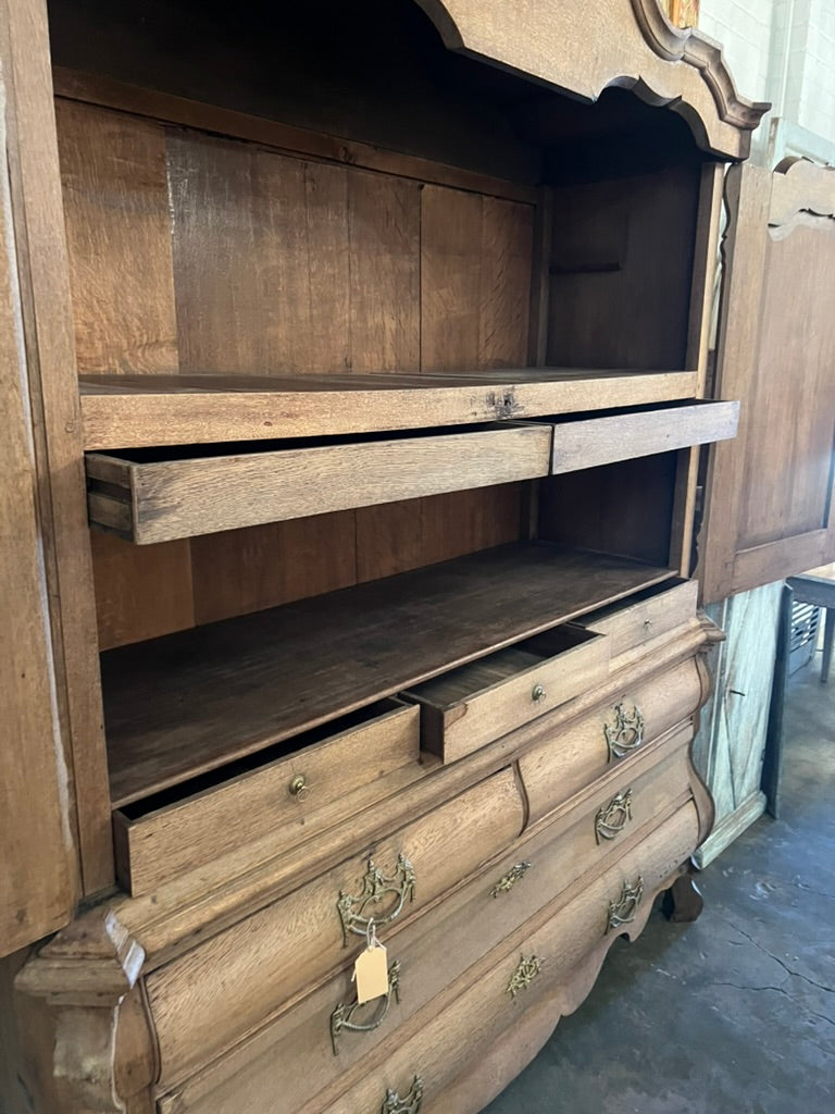 Late 18th Century Dutch Linen Press